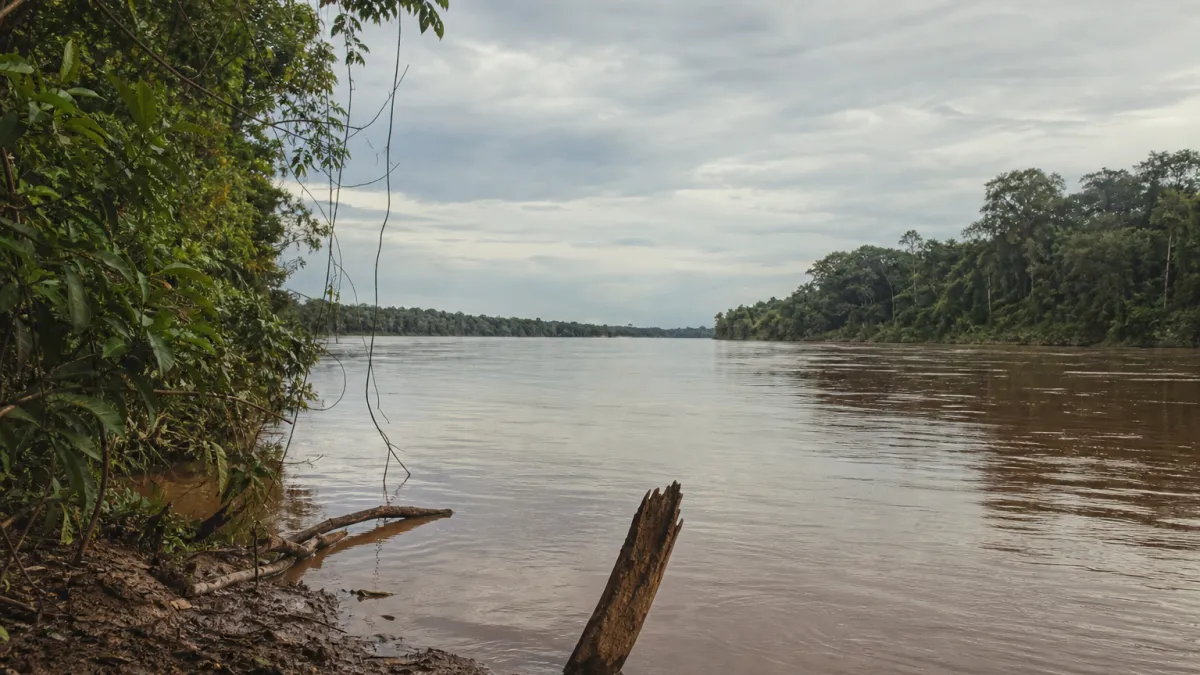 Quel fleuve possède le débit le plus élevé au monde ?